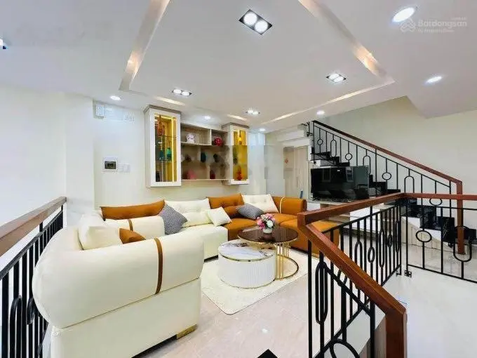 Tôi cần vốn KD bán nhà đường An Điềm P10 Q5. DT 60,8m2 giá 3tỷ5 gần ĐH Y Dược. Đang cho thuê29tr