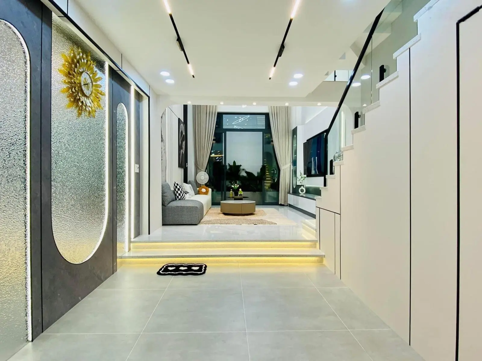 Cô 9 cần bán gấp nhà đẹp mới Võ Văn Tần-Q3. DT 53,76m2. GIÁ 3TỶ2. Hẻm 6m, 2Lầu, sổ sẵn riêng.