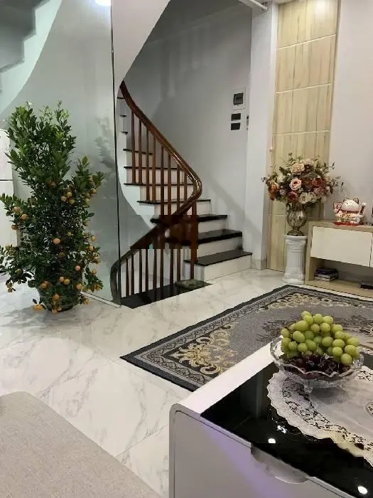 Tặng toàn bộ nội thất tiền tỷ- ngõ nông thông - ô tô trách cách 30m- gần hồ thoáng mát