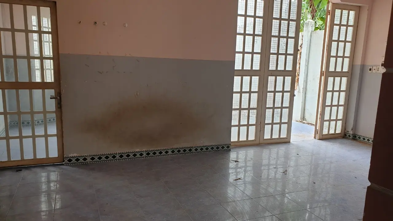 Bán gấp nhà + kho DT 300m2 (10x30) hẻm Tân Xuân 1, gần UBND xã Tân Xuân