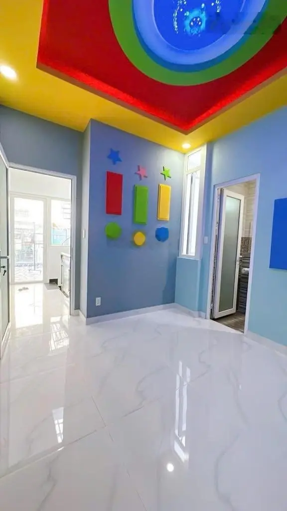 Nhà đẹp q4 - sát mt đường - 5 lầu đúc- 40m2 - 4pn- chỉ 5 tỷ nhỉnh