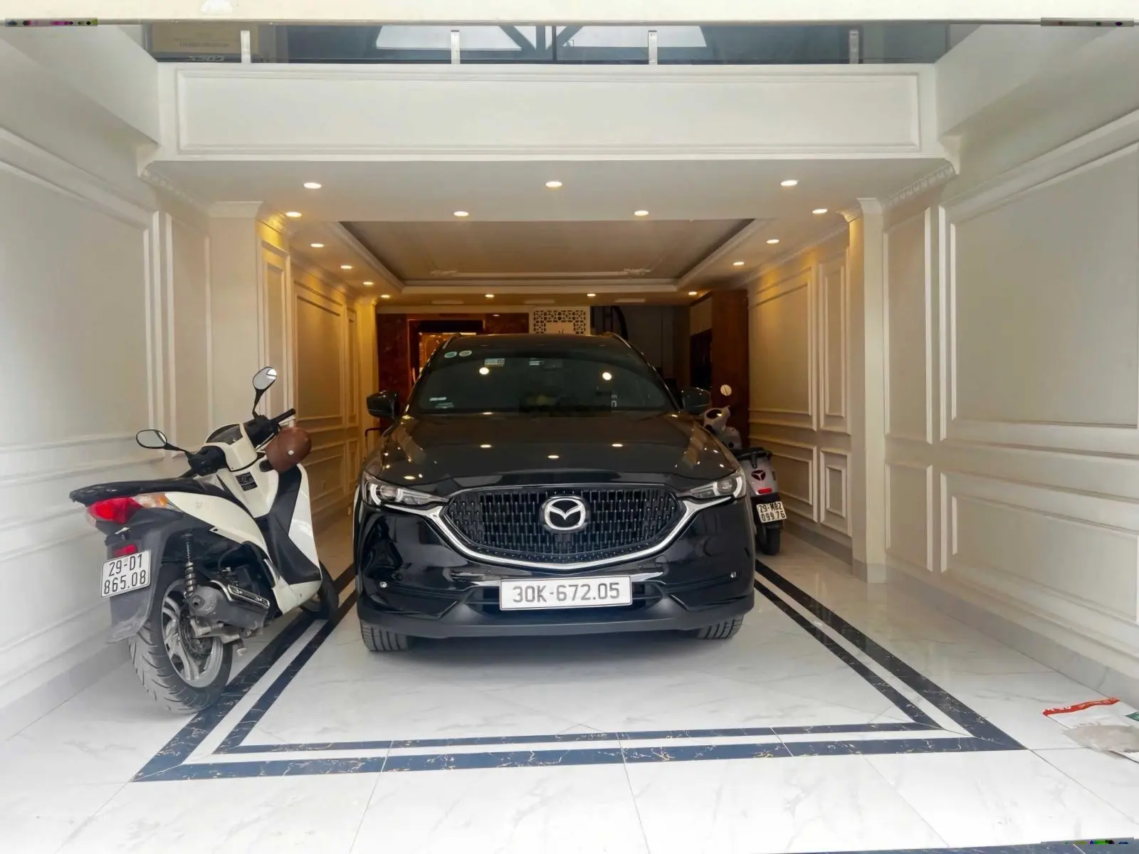Bán nhà Thạch Bàn, Nguyễn Văn Linh, Long Biên, 55m2, 6 tầng, giá 12.7 tỷ, gara ô tô, thang máy xịn