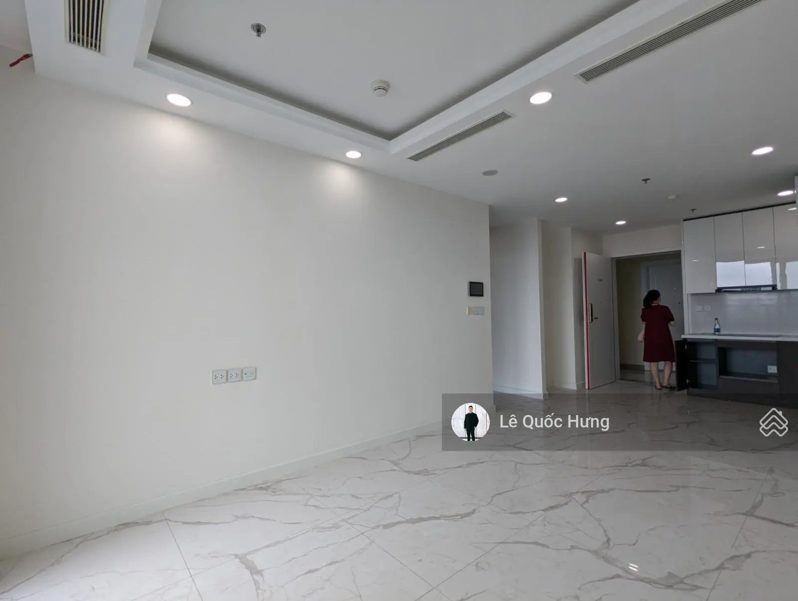 Bán Văn Phòng Đa Năng (2PN+2WC) DT 70m2 giá bán 2ty800. LH: 0903 705 ***Hưng)
