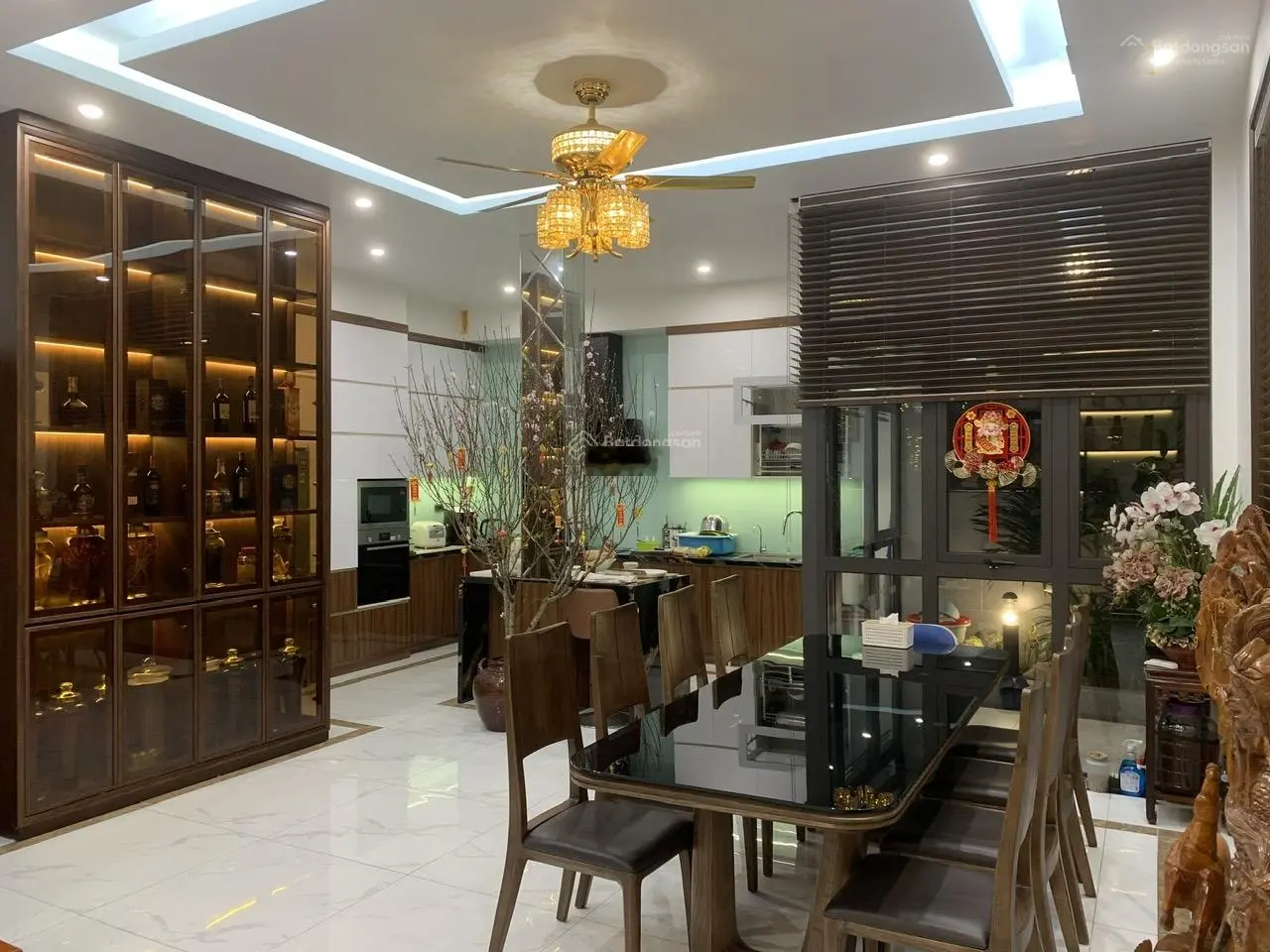 BIỆT THỰ 180 M2 ĐÃ HOÀN THIỆN PHUN NỘI THẤT chỉ việc sách vali về ở