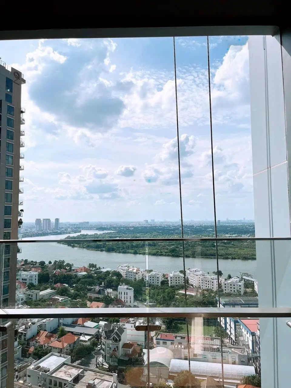 Chủ nhà cần tiền bán gấp căn 3PN Lumiere Riverside view sông tầng bao đẹp giá 12 tỷ. LH 0902 896 ***