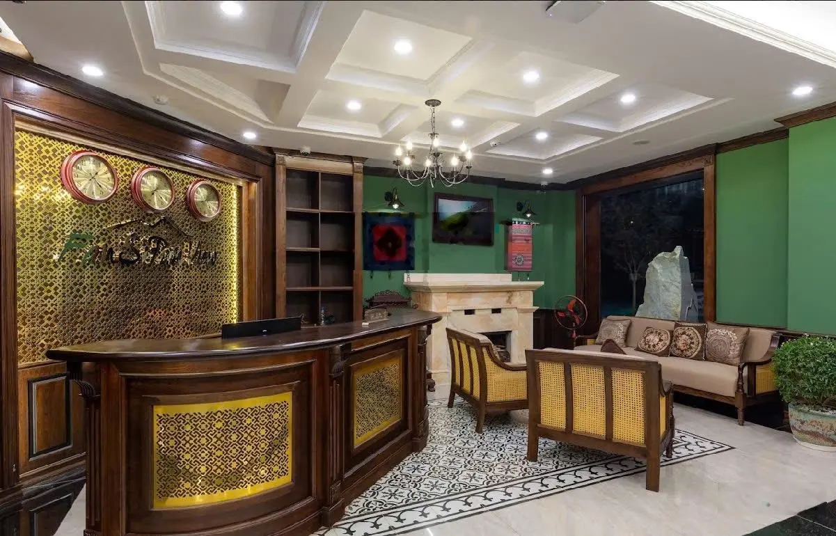 Bán khách sạn 6 tầng đẹp trung tâm Sapa