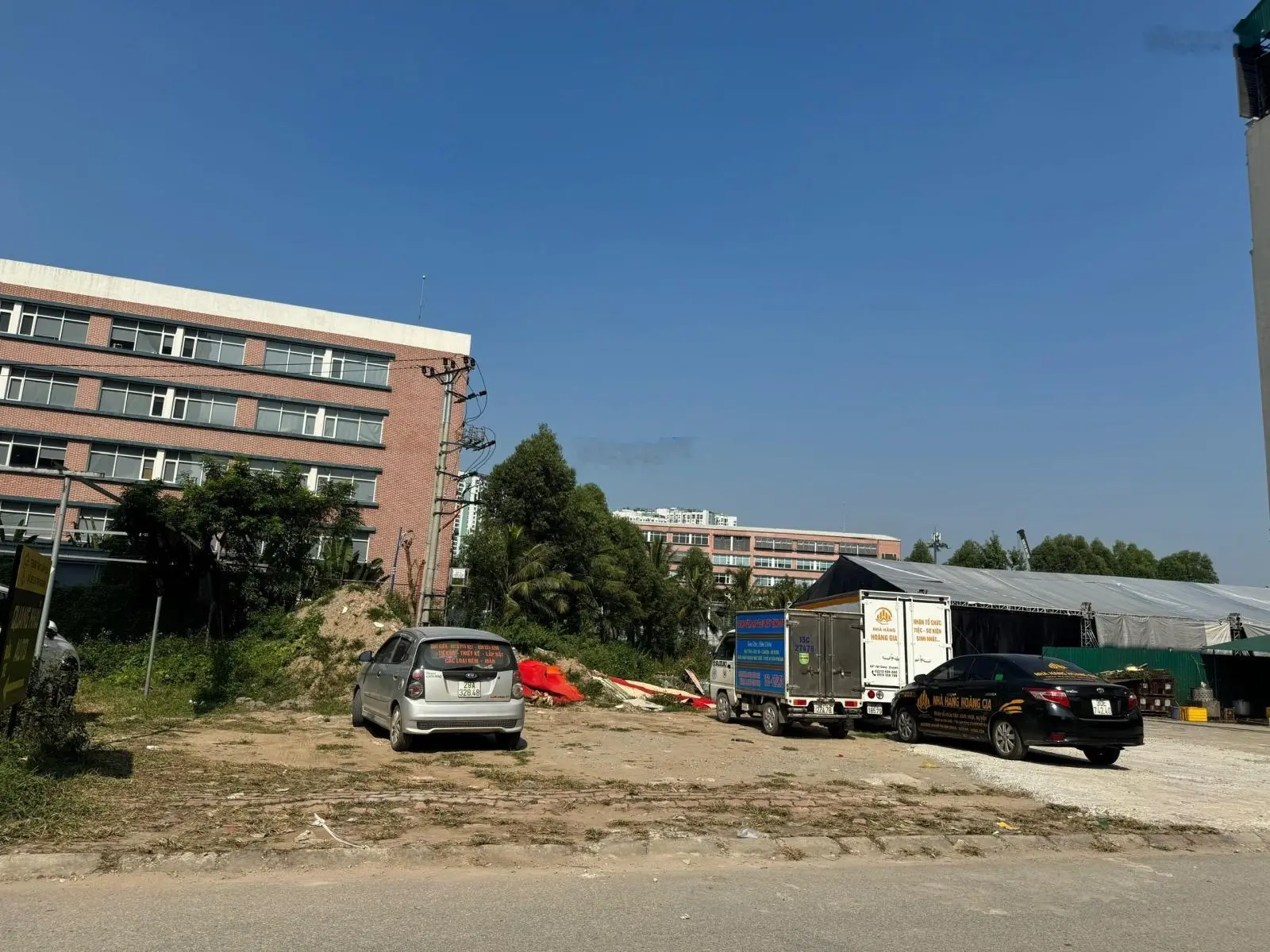 Bán lô đất biệt thự khu 4.3ha vòng xuyến Văn Giang