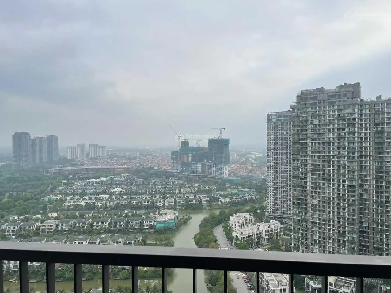 Bán căn 3PN tầng 31 view BTD hướng ĐN S 98m2, có sổ sẵn nhà nguyên bản