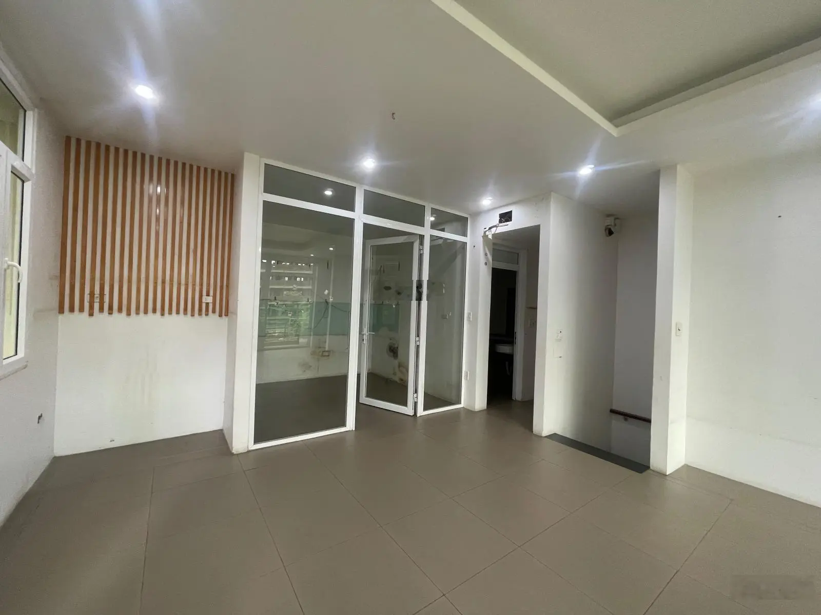 Bán nhà 4 tầng đối diện trường liên cấp Meri- Khu Vạn Phúc- Thanh Bình Tp Hải Dương.