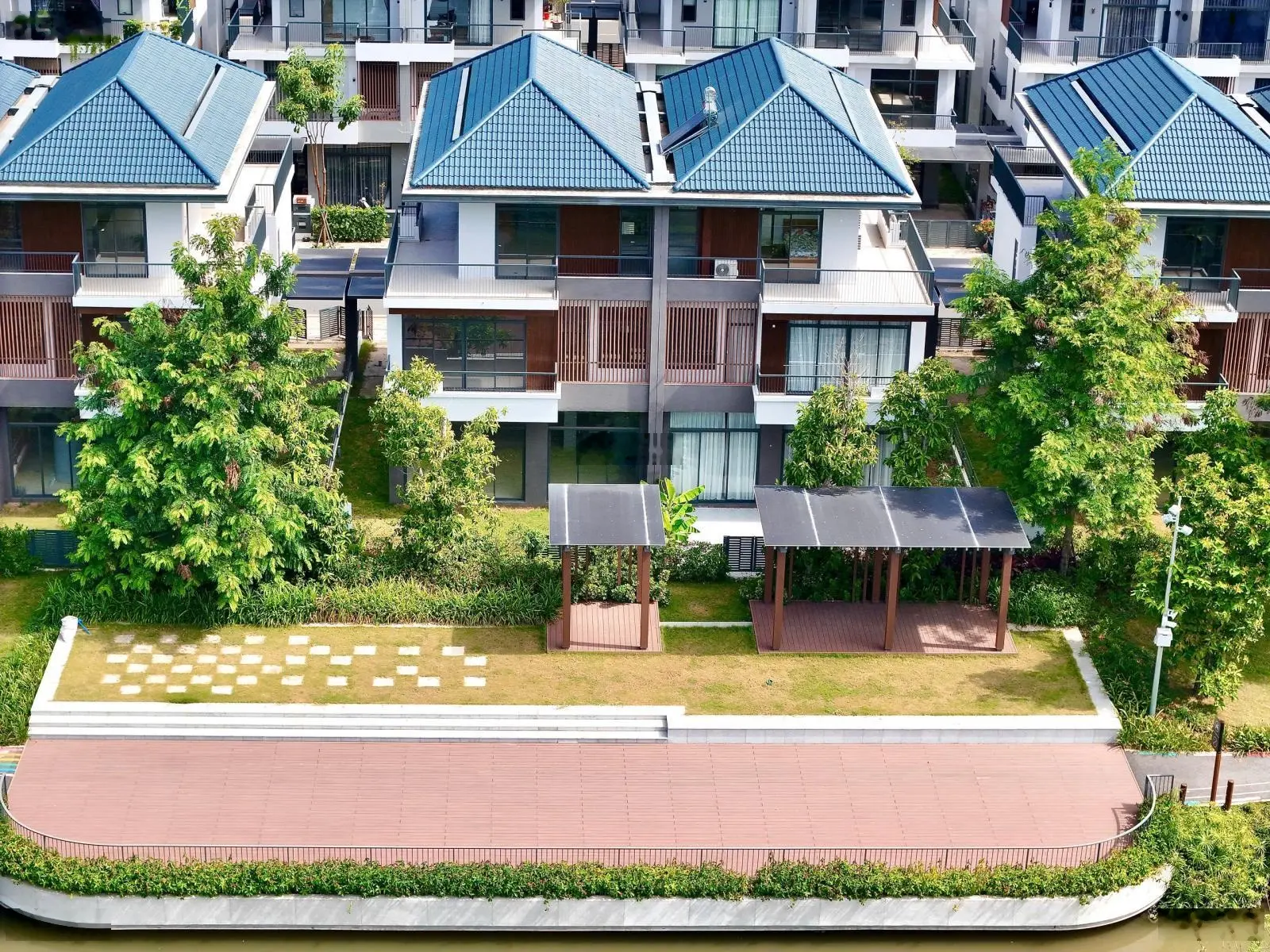 Bán biệt thự mặt hồ 10x20m, Khu compound ID Juntion Long Thành hàng hiếm, vị trí ngay mặt hồ