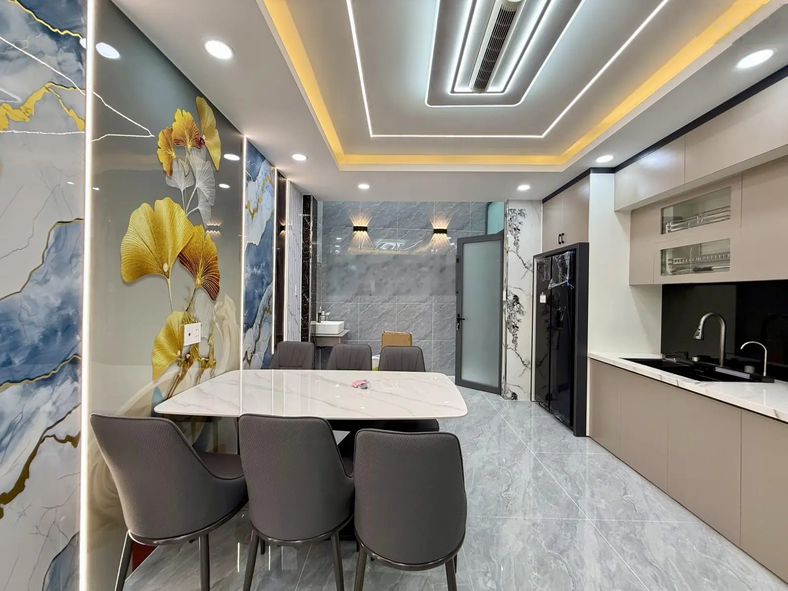 Nhà đường thông Trường Chinh, Sát chợ Lạc Quang, DT:4x16M, Lửng, 3 Lầu, 4PN, Gara ô tô, 7,85 tỷ