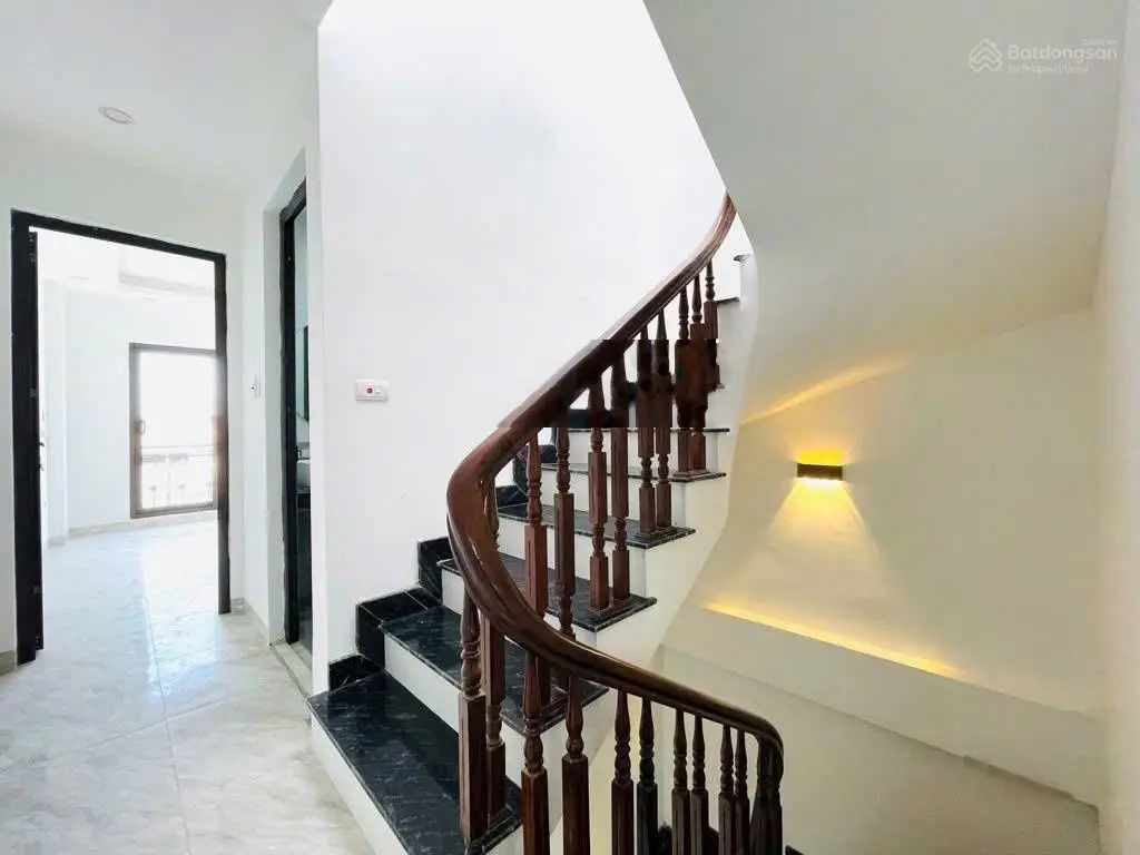 Chính chủ bán nhà Đường Huỳnh Cung - Thanh Trì 32m2 x 5 tầng mt 3.2m giá Cần bán gấp
