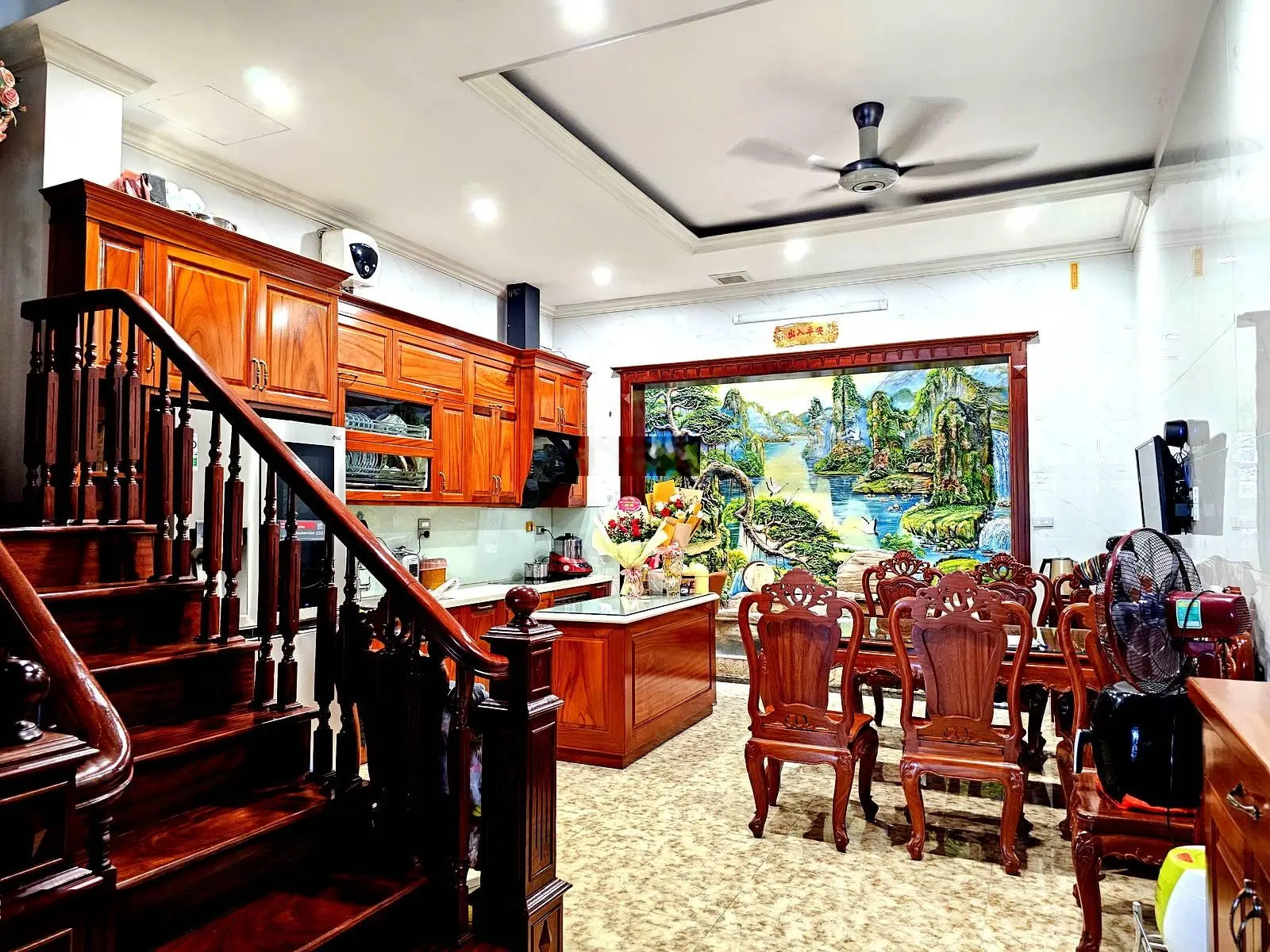 Bán nhà liền kề khu vip - kinh doanh - 2 thoáng - vỉa hè 2 bên rộng - DT 83m2 - MT 5m - giá 26,2 tỷ