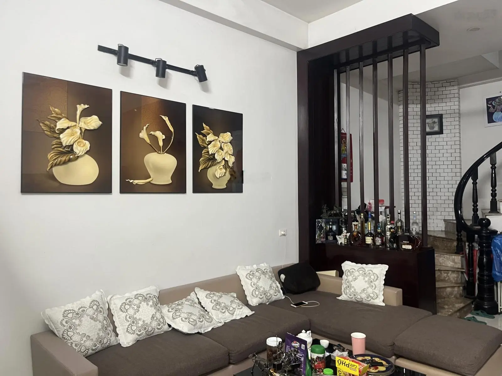 Bán nhà phân lô Nguyễn Văn Linh cạnh Aeon Mall Vĩnh Tuy ô tô tránh ở sướng, nhà đẹp như mới