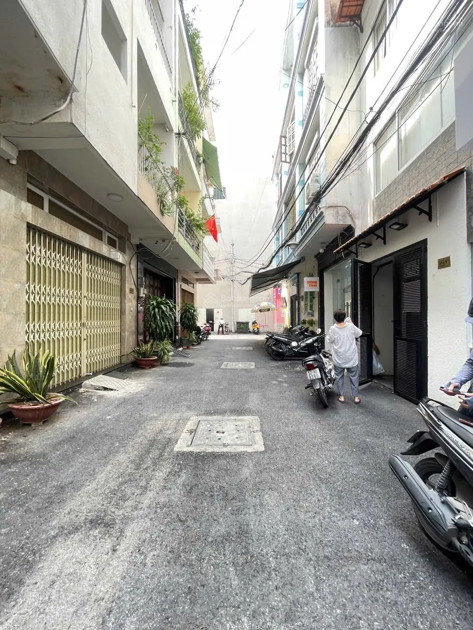 Bán nhà hxh, sư vạn hạnh, p12, q10.dt:4,5x15, 1tr3l, giá:16 tỷ