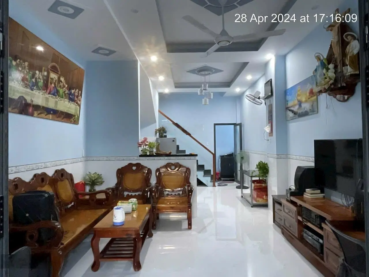 Bán nhà 3 tầng ngay Vinhomes giá rẻ, vào ở ngay, hoàn công đầy đủ