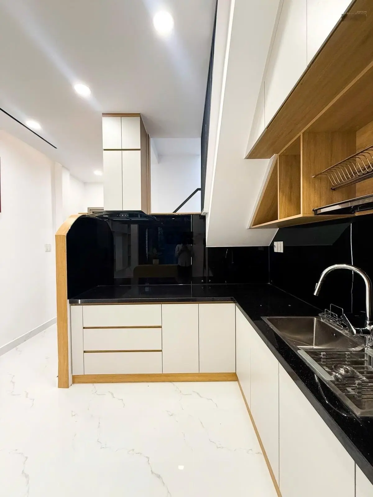 Bán nhà đẹp HXH đổ cửa trên đường Nơ Trang Long, phường 13, Bình Thạnh