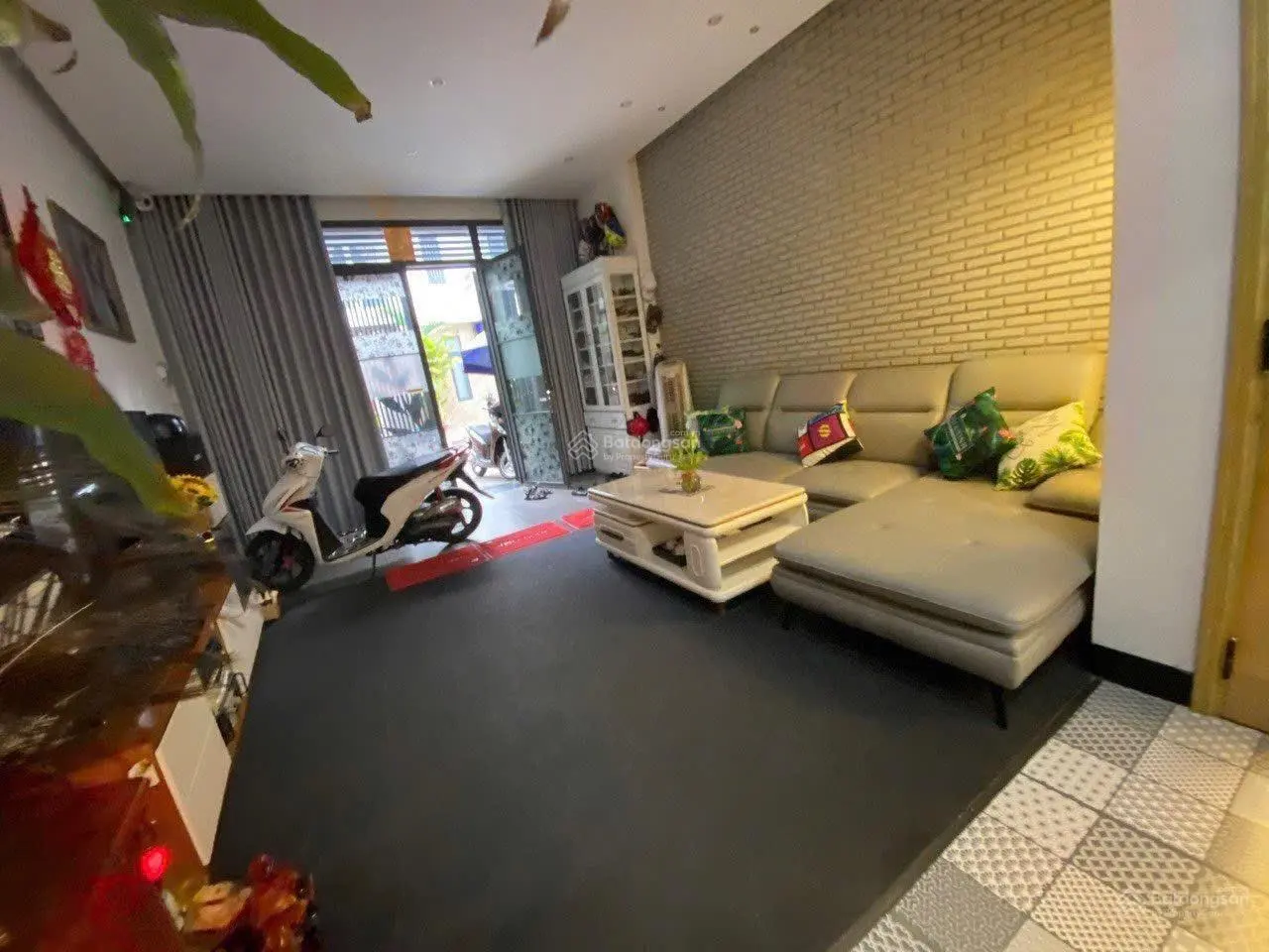 Bán gấp nhà 3 tầng mặt tiền Tạ Xuân Thu - VCN phước Hải, 90m2 có sổ đỏ chỉ 8 tỷ 850