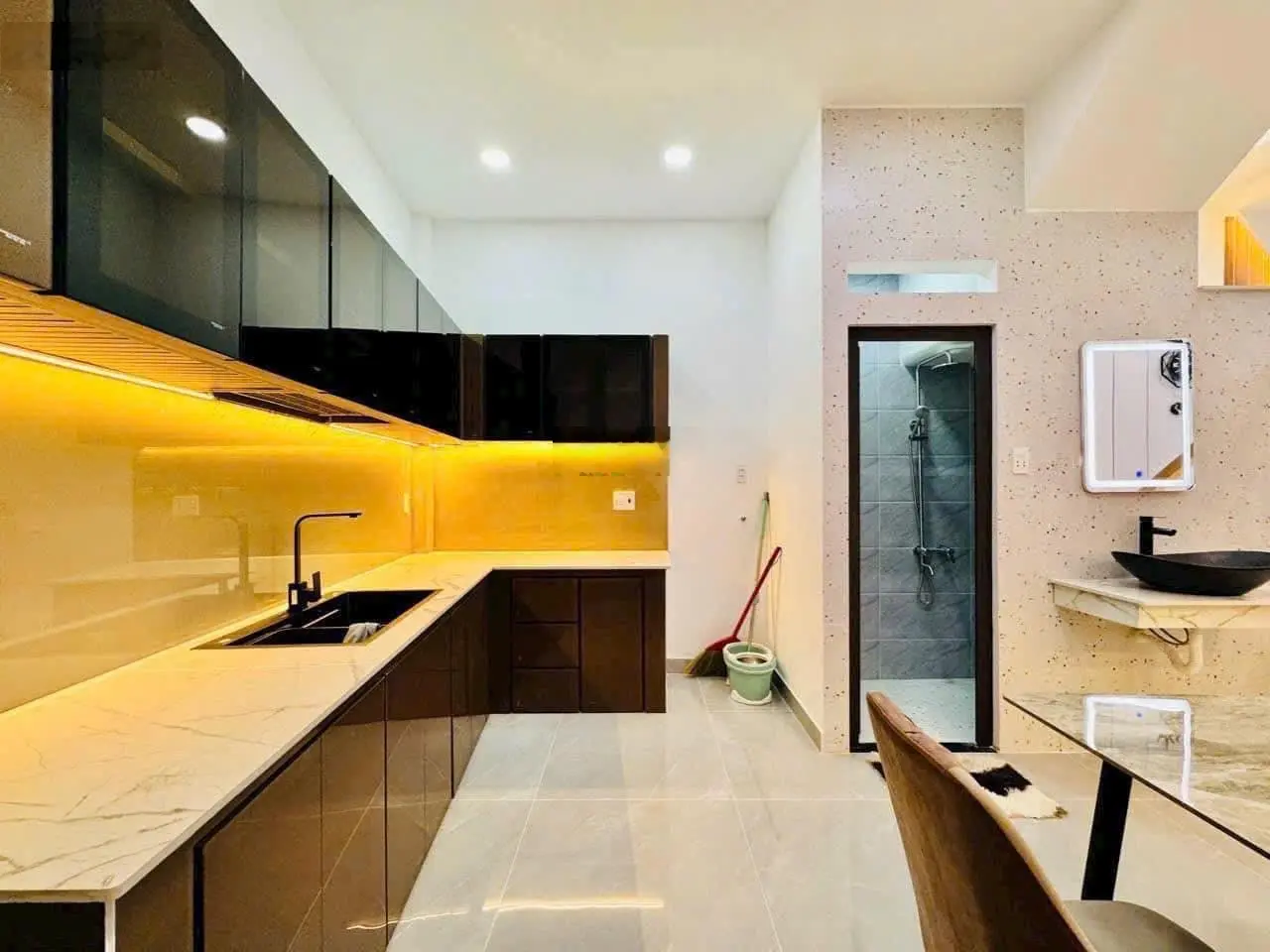 Nhà tiện kinh doanh, sẵn HĐ thuê 12 tr/ tháng ngay Minh Phụng, Q6. Bao sổ 2.6 Tỷ / 52m2, hẻm 5m