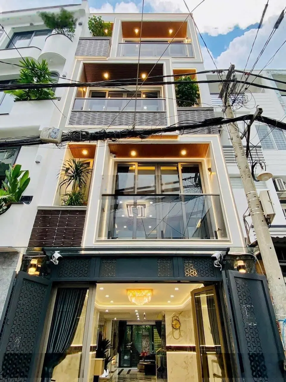 Bán gấp căn nhà Hậu Giang, p.6, Quận 6. Giá 2,99 tỷ, DT 56m2, LH Như 0766372453, đường hẻm xe hơi
