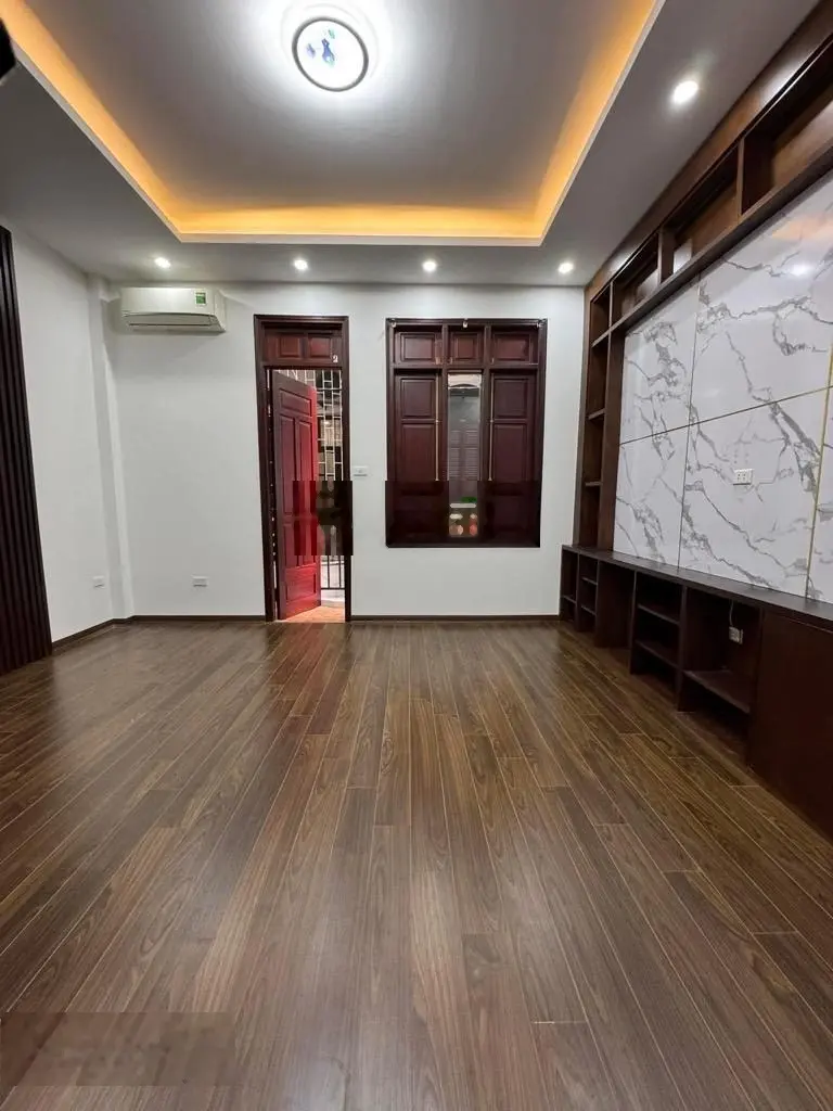 Bán nhà phú diễn ,ô tô đỗ cửa, gần trường đại học tài nguyên và môi trường ,sổ đỏ đẹp