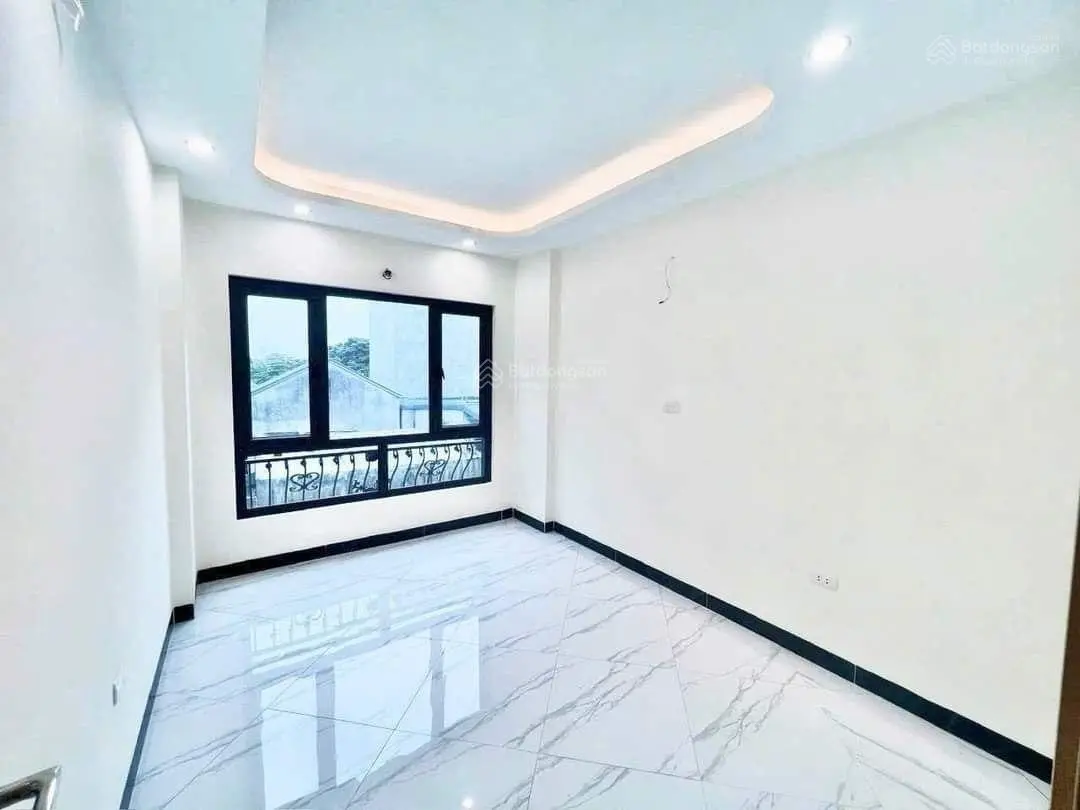 Nhà đẹp ở ngay 48m2x3T, 2.8 tỷ, oto tải đậu cạnh, chân cầu Đại Thành