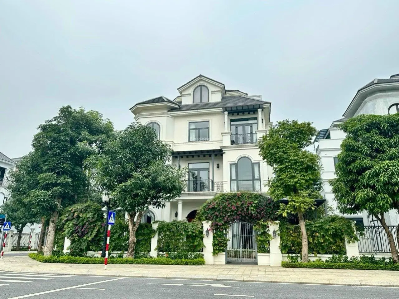 Anh Sếp gửi bán căn GÓc siêu phẩm vip nhất Vinhomes Green Villas, view hồ, view công viên, Thoáng