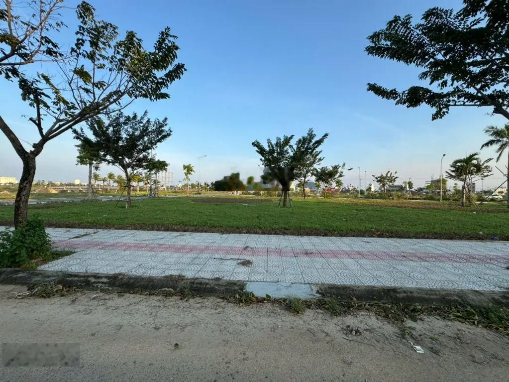 Bán nhanh cặp đất siêu phẩm mặt tiền đường Bờ Quan 16, Nam Hòa Xuân đối diện công viên siêu đẹp