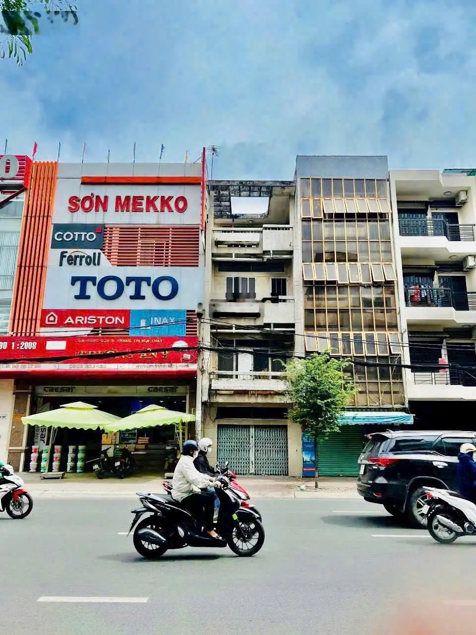 Cần bán gấp MT Đinh Bộ Lĩnh - Bùi Đình Túy, P26, Bình Thạnh, DT 4,2x16m, 4 tầng giá bán 15 tỷ TL