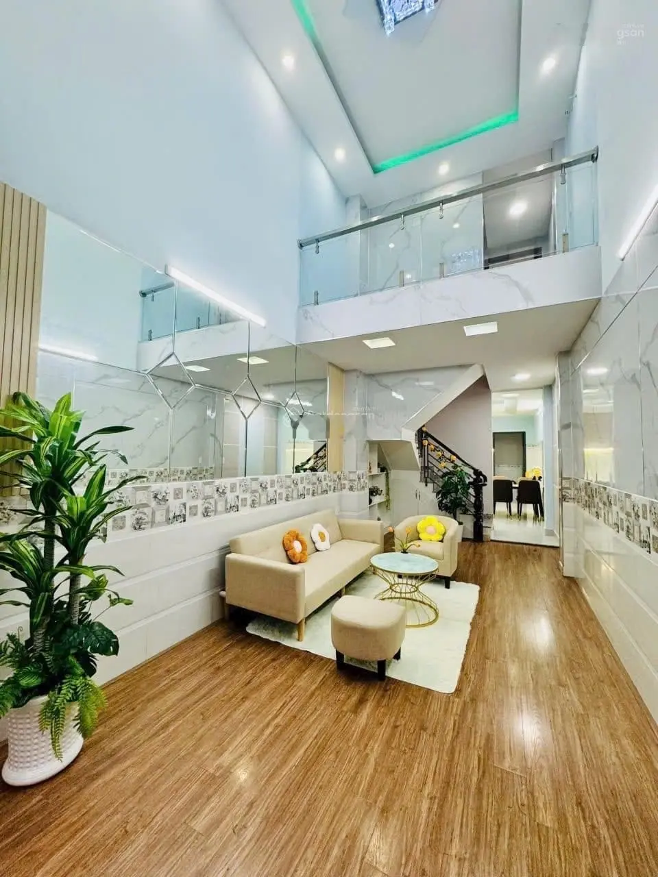 Đi nước ngoài định cư bán gấp nhà ở đường Nguyễn Hữu Thọ, Tân Hưng, quận 7, giá 2 tỷ 350 triệu