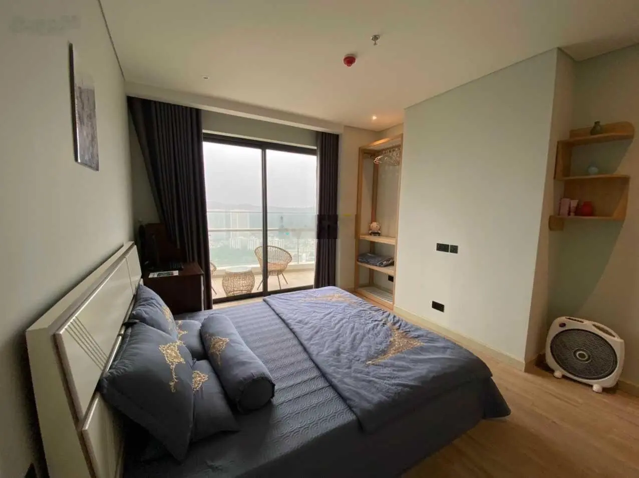 Bán penthouse 2 ngủ view trực diện Vịnh Hạ Long, full đồ, Duplex, giá cực tốt 0906 879 ***