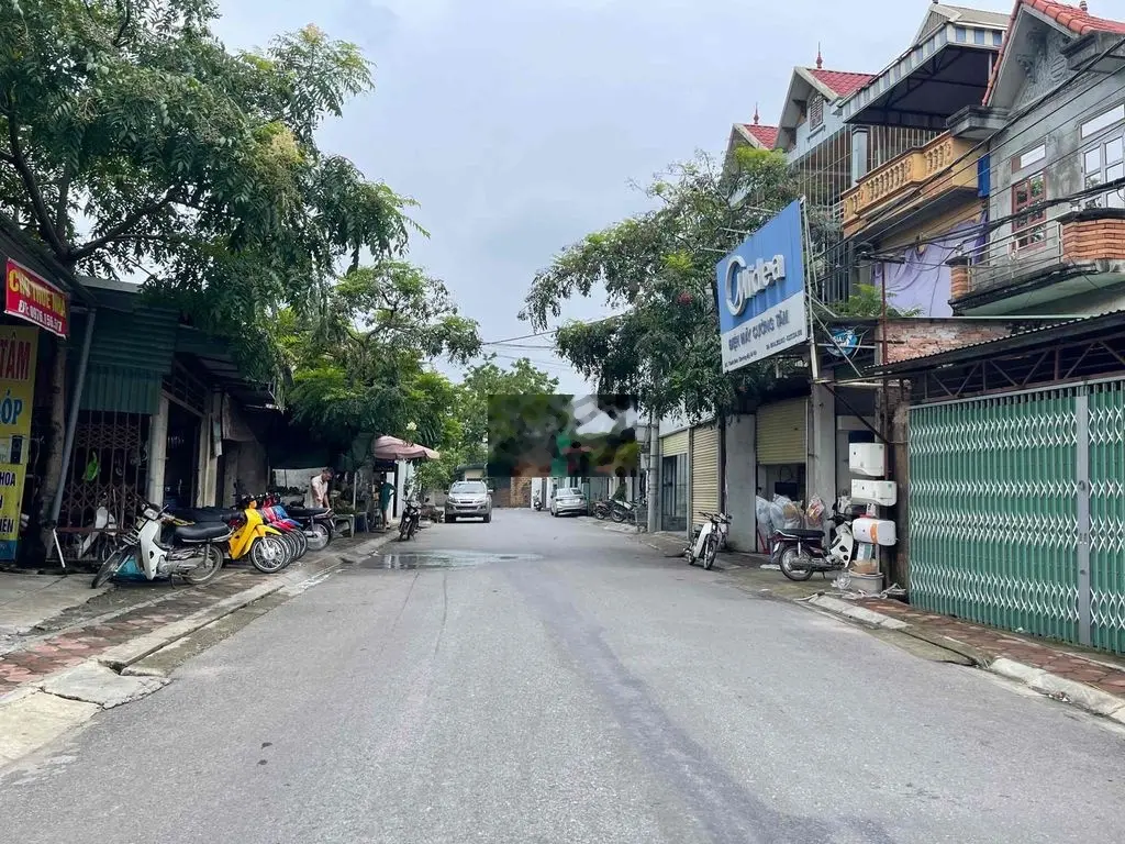 HÀNG HÓT KINH DOANH BẤT CHẤP sẵn Nhà 3 Tầng mặt đường Liên Xã