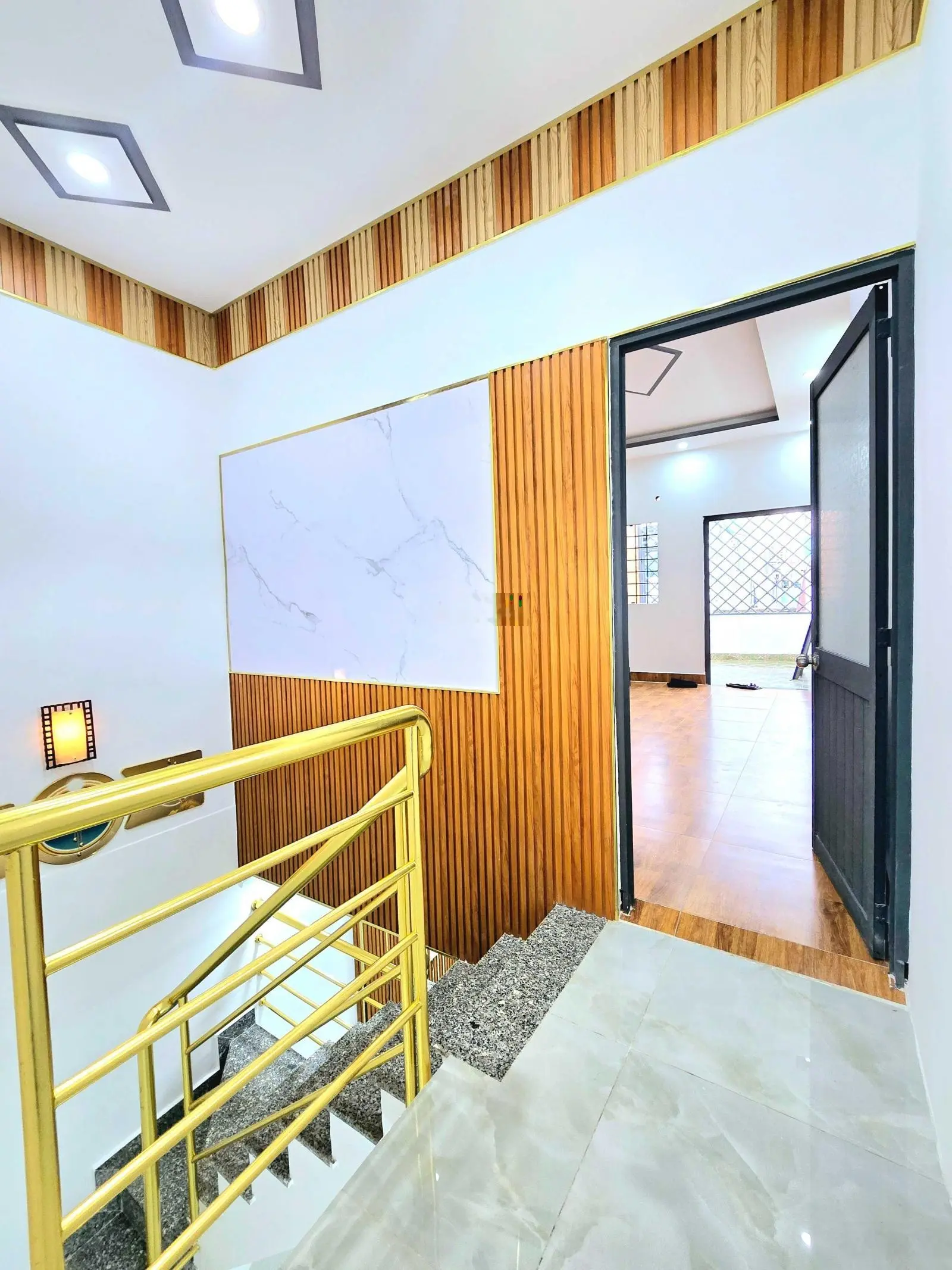 Bán nhà mới hoàn thiện, kề quận 7