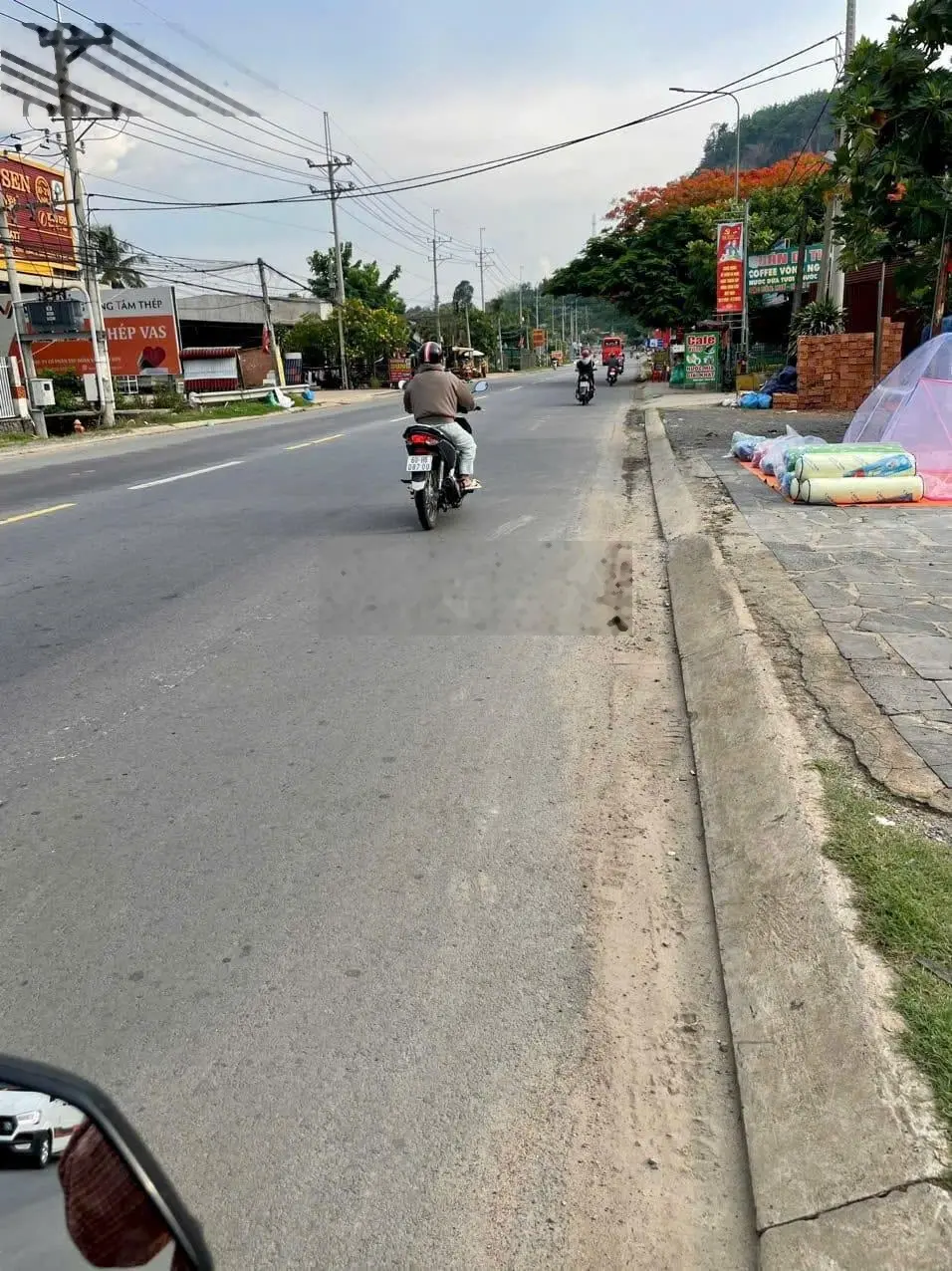 Bán mặt tiền quốc lộ 20 thị trấn định quán 5mx30m kinh doanh sầm uất chỉ 2tỷ3