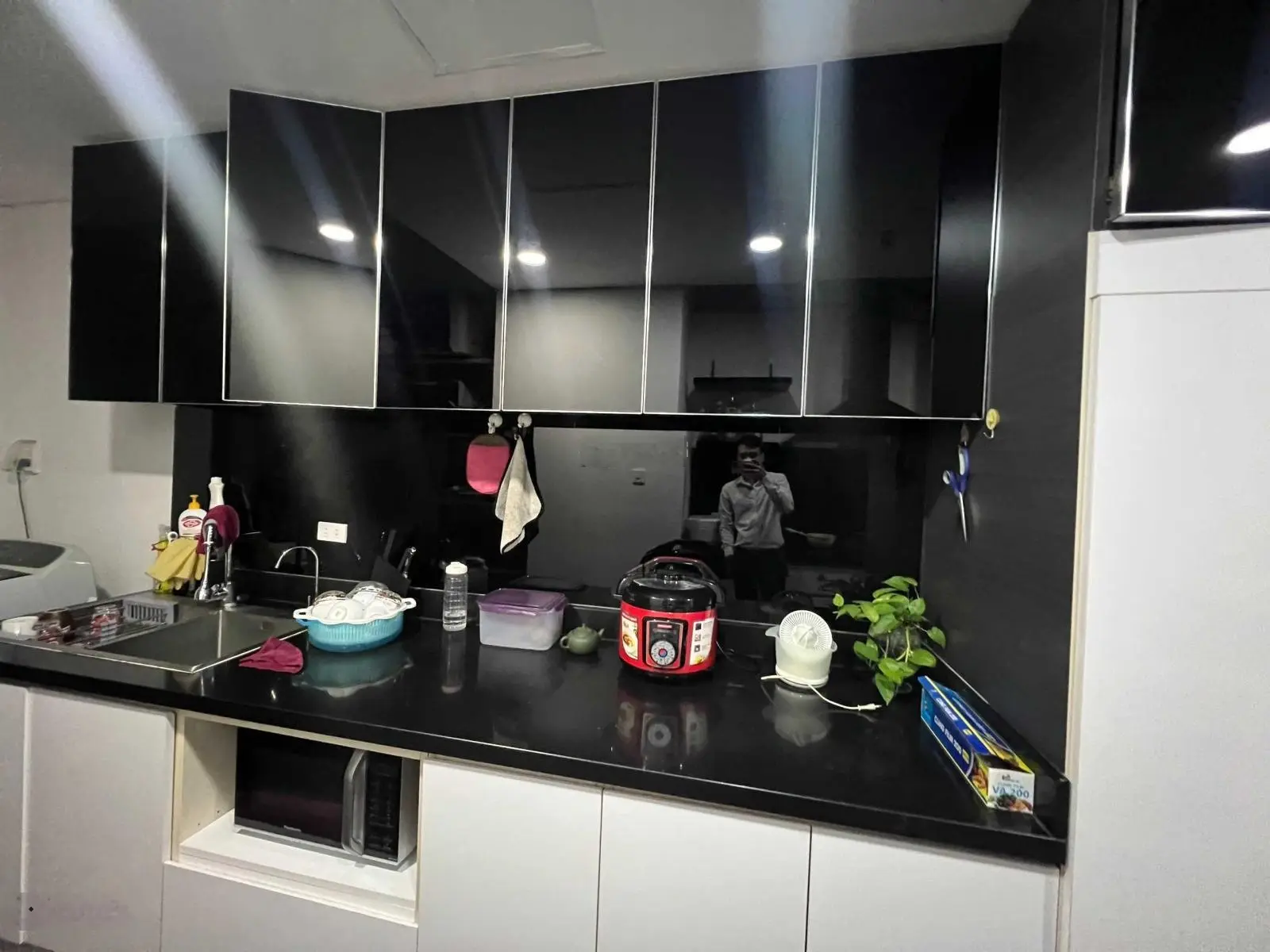 (Giá thật) Chính chủ bán căn 135m2, 3 phòng ngủ + tầng trung 9,5 tỷ, chung cư Bohemia