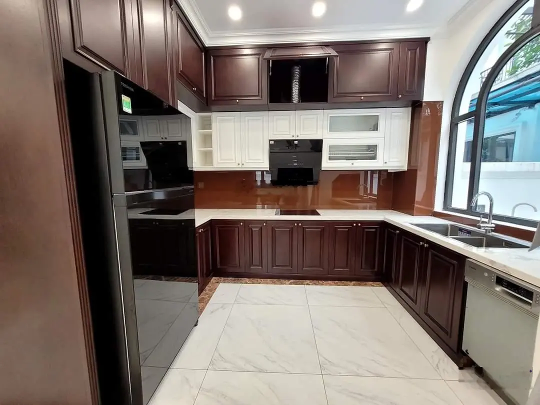 Cần bán căn lô góc 120m2 mặt đường Thành Trung, Gia Lâm giá 19 tỷ bao phí. LH 0962 333 ***