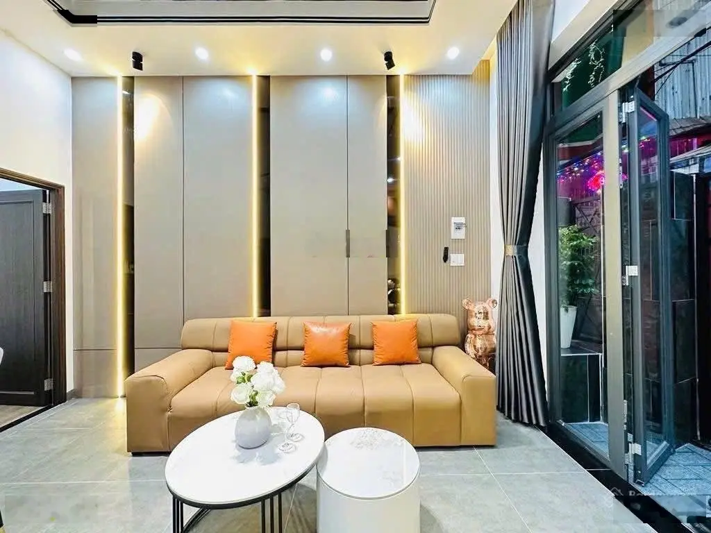 Giảm 200 Triệu ! Nhà 2 tầng, 42,8m2 / 3,79 Tỷ đường Vườn Chuối, phường 4, quận 3.