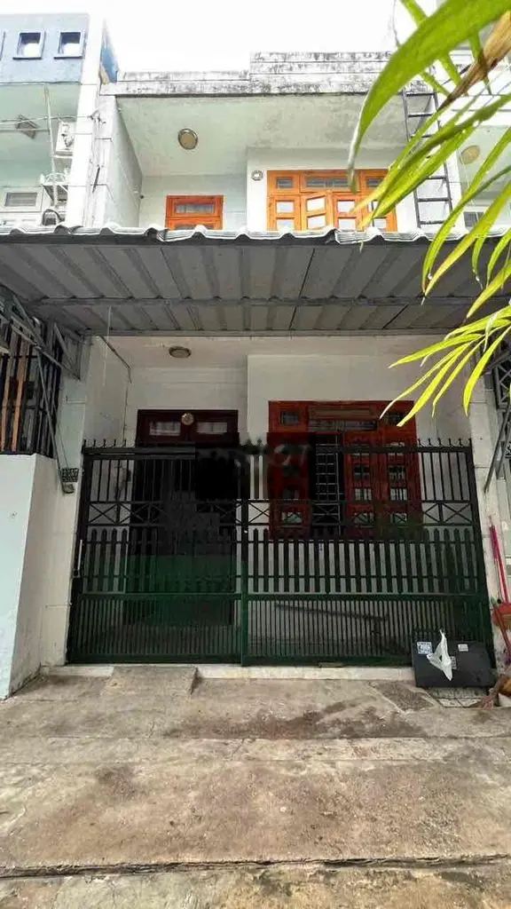 Bán Nhà Sổ Hồng Riêng 4.6x12,1 lầu,3tỷ550tr TL,Lê Thị Riêng.q12