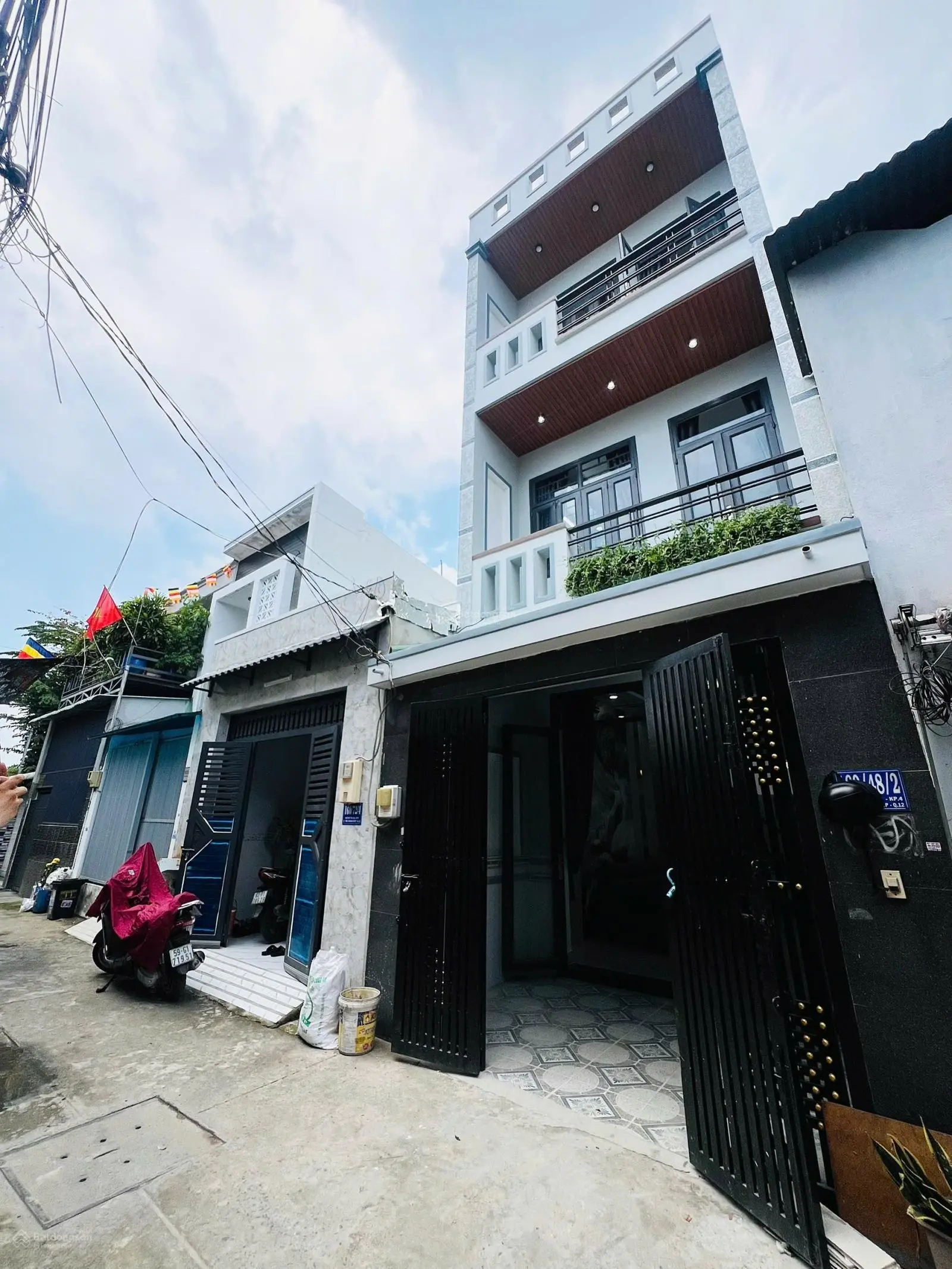 Bán Nhà mới SHR 4x14,1trệt,2 lầu,5tỷ050tr,2/ huỳnh thị hai,TCH q12. hẻm xe hơi.0932.153.279
