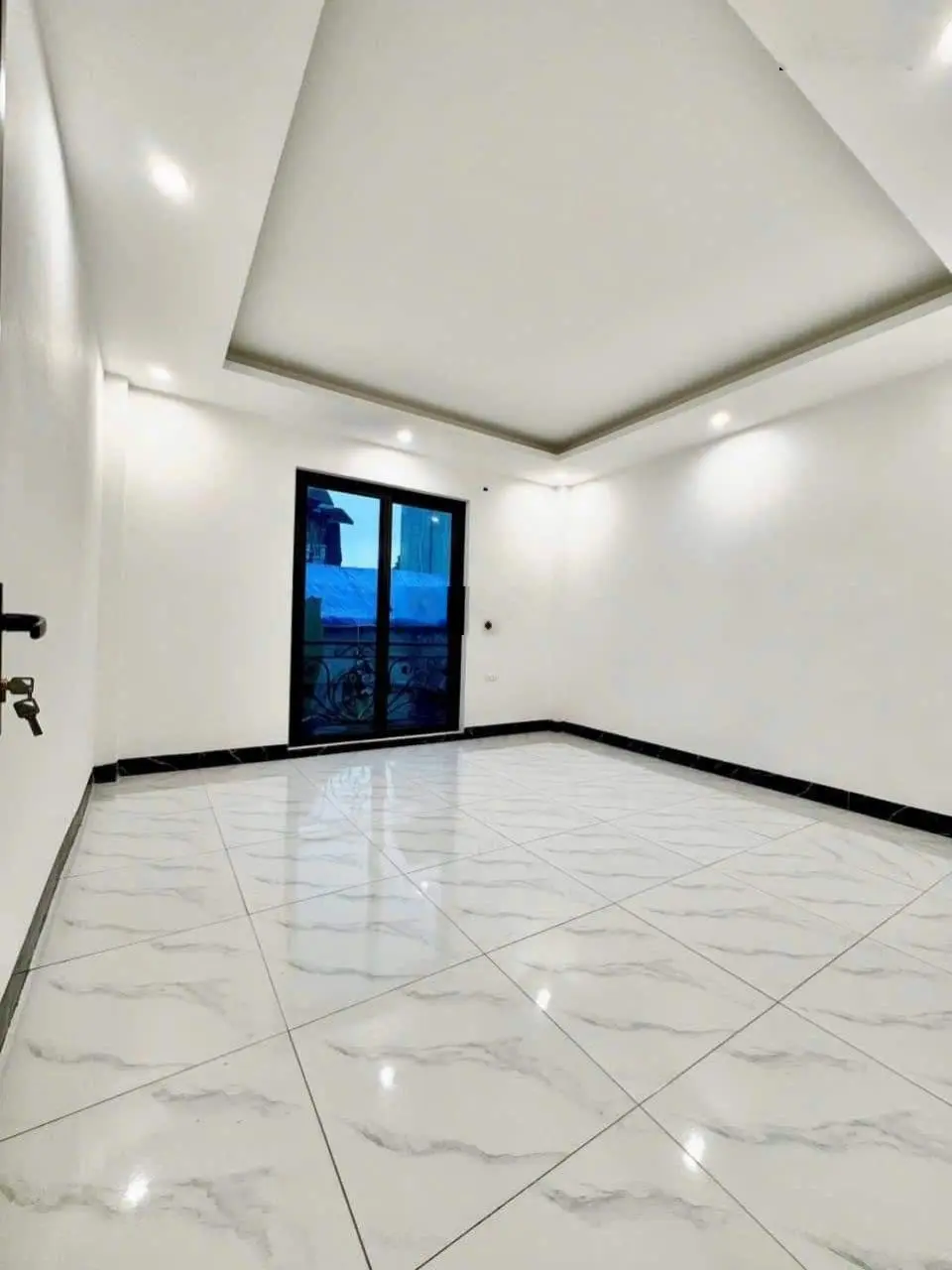 Bán căn 42m2x3T, đường trước nhà 4m, gần chợ Đông La, 7 phút ra Penika