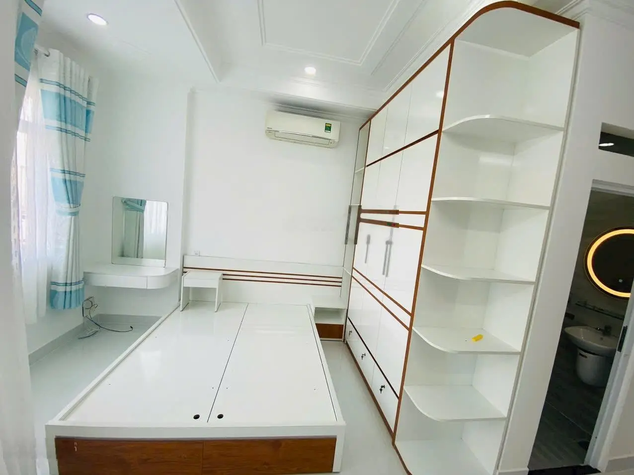 Bán nhà mặt tiền hẻm 1982 Huỳnh Tấn Phát - Thị trấn Nhà Bè 4x15m 3L, 4PN tặng full NT - Giá: 5.5 Tỷ