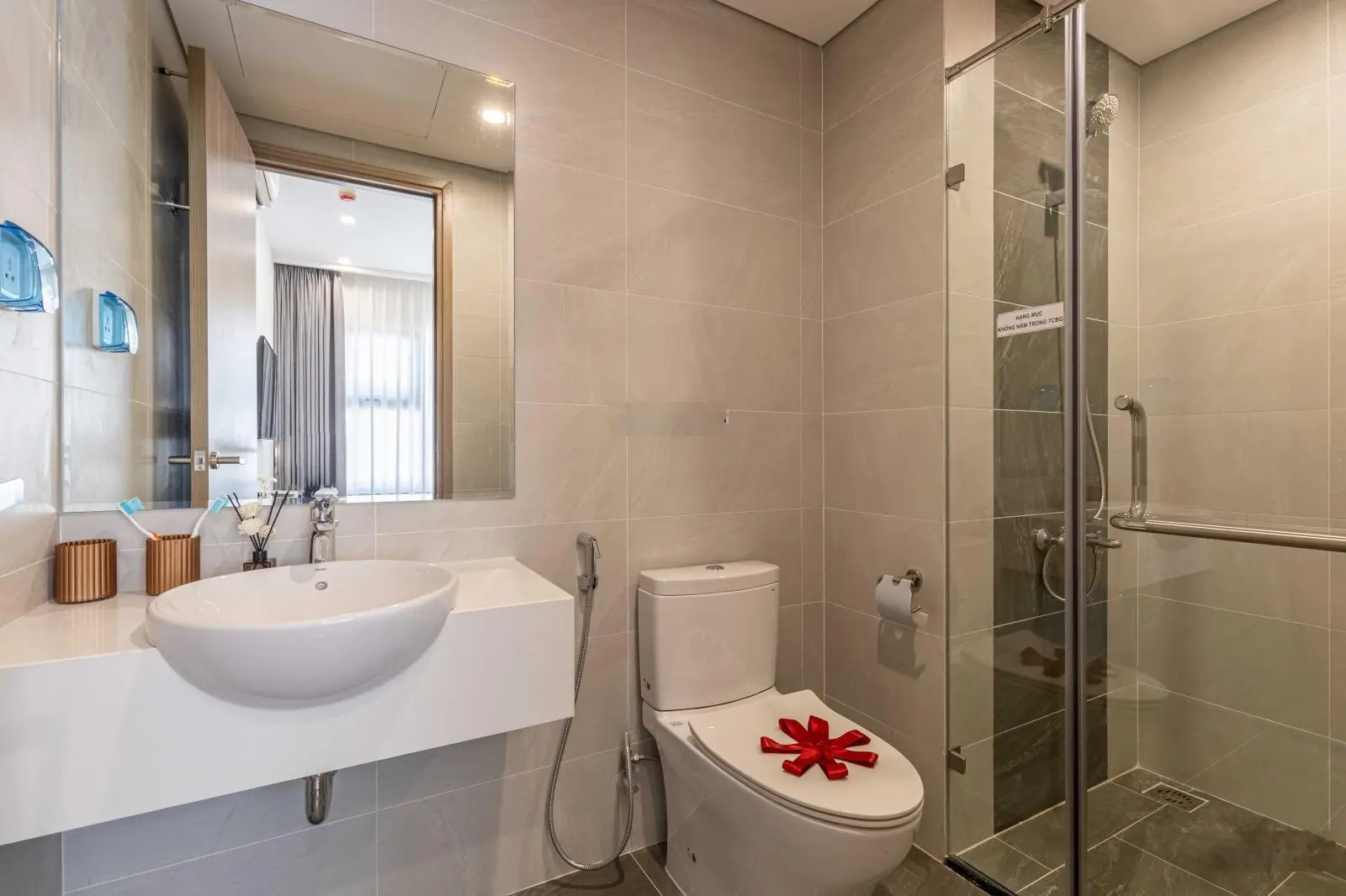 Bán căn hộ 2 ngủ 2,8 tỷ full đồ nội thất 55m nhận nhà ở ngay bc Đông Nam tầng trung đẹp ngay VinUni