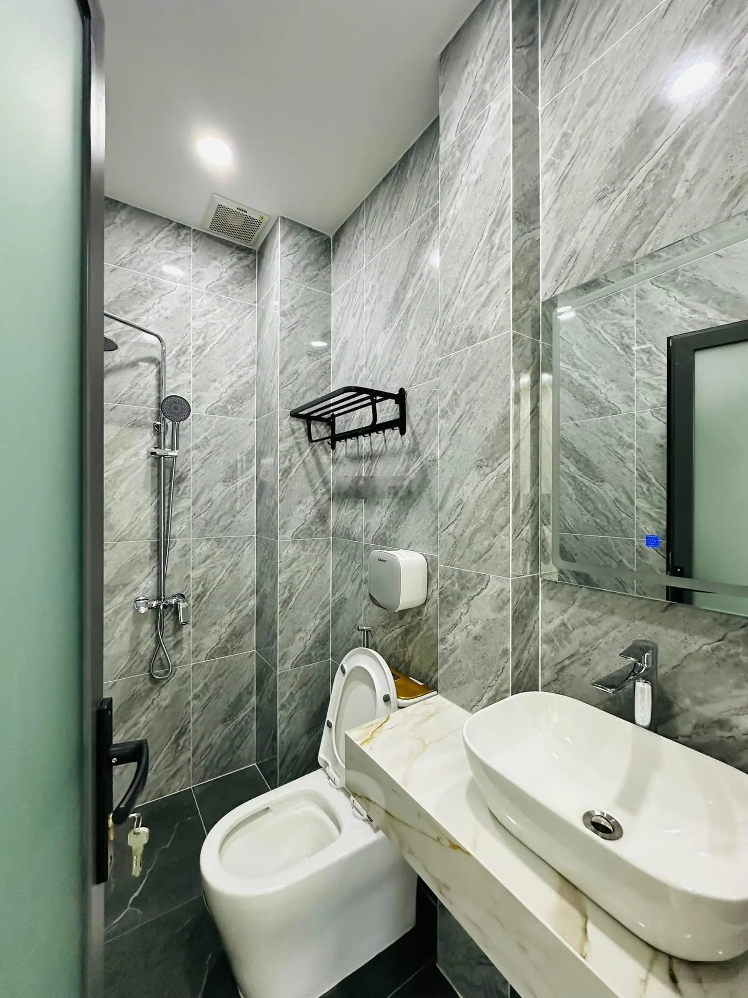 Thanh lý siêu phẩm nhà 1T2L quận 10, giá 3tỷ6,51,6m2(4,3x12m)sổ hồng riêng, hẻm xe hơi,hốt lẹ!!!!