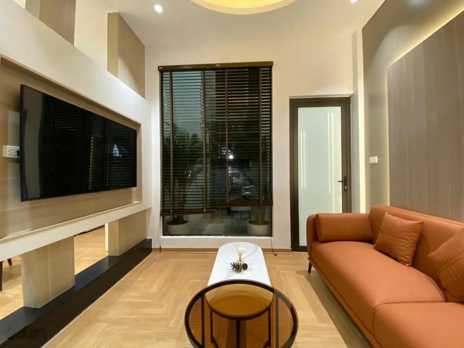 Bán nhà Văn Quán 34m2, 5 tầng, MT 5.9m, full nội thất chuẩn KS 5 sao, ô tô, kinh doanh đẹp