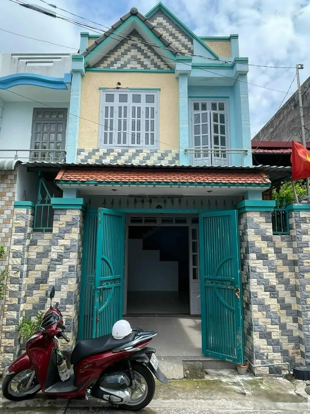 Chỉ 3 tỷ 550tr, nhà lầu trệt gần siêu thị Big C Go Dĩ An, Bình Dương. Hẻm đường Hai Bà Trưng mới