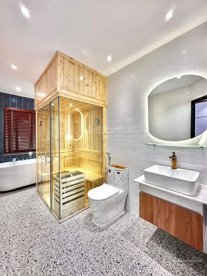 Đẩy bán nhanh nhà Nguyễn Thị Huỳnh, Phú Nhuận 4,6x18, 1T3L. 4PN, 5WC, cho thuê spa 17tr/thang