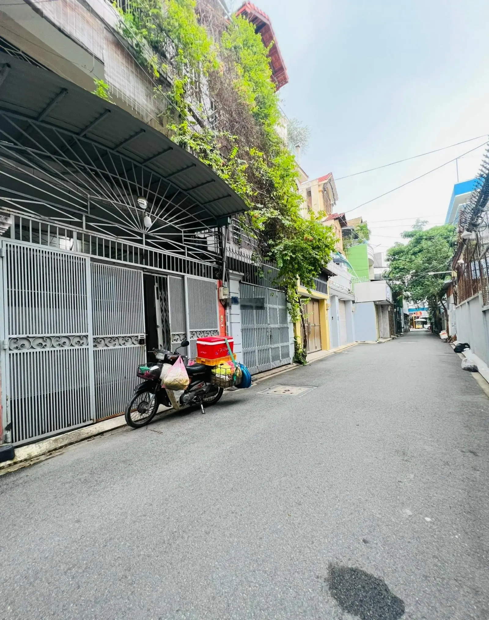 Nhà 3 Tầng-Hẻm Xe Hơi 7c Thông-Ngang 4.2m -ngay Hồng Hà,Bạch Đằng- khu Vip sân bay