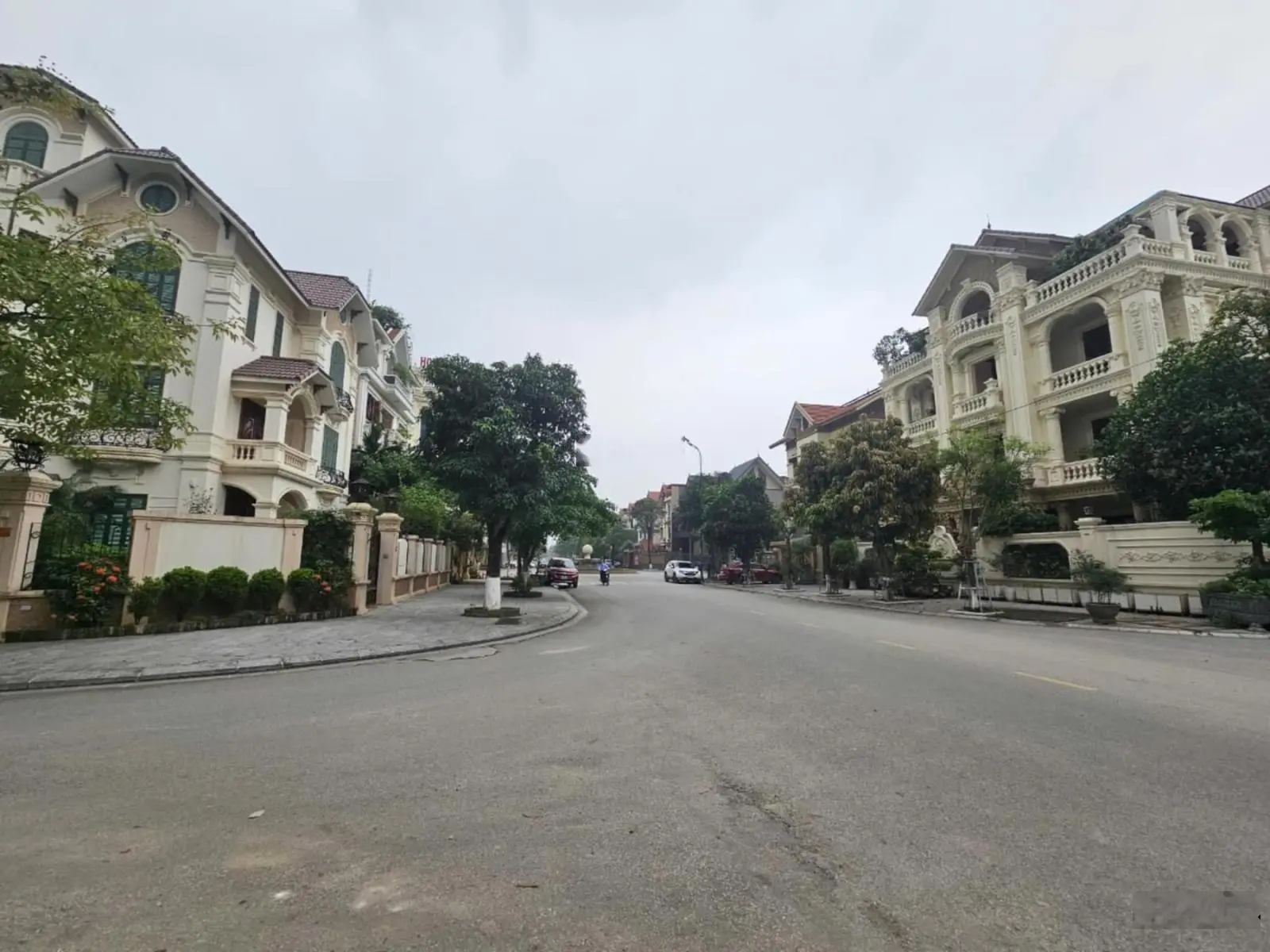 Bán căn Biệt Thự 330 m2 ở KĐT An Huy, Phường Vũ Ninh, Tp Bắc Ninh. Đã có sổ. Giá: 15,5 tỷ