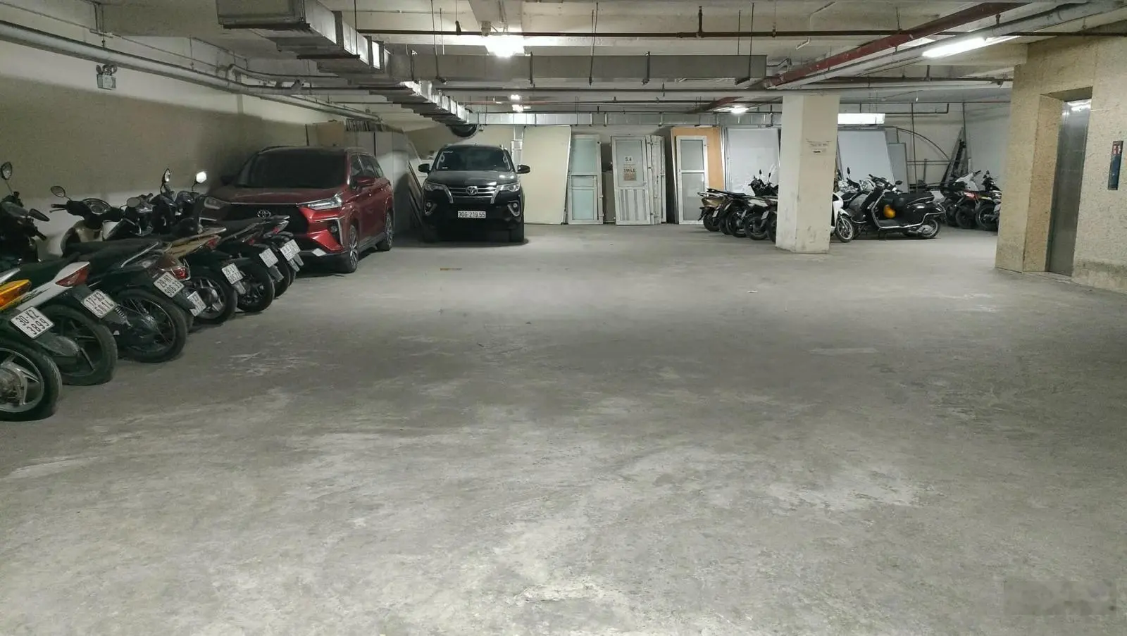 Bán BT lô góc 3 mặt thoáng, diện tích 400m2, 1 hầm và 4 tầng. 1600m2 sàn sử dụng.