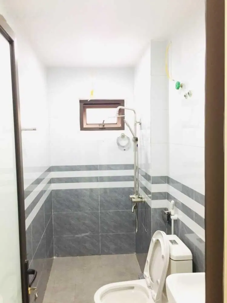 Nhà 5 tầng 30,2m2 ngõ nông, thẳng, cạnh đất DV 25.2ha nhỉnh 4 tỷ nhỏ